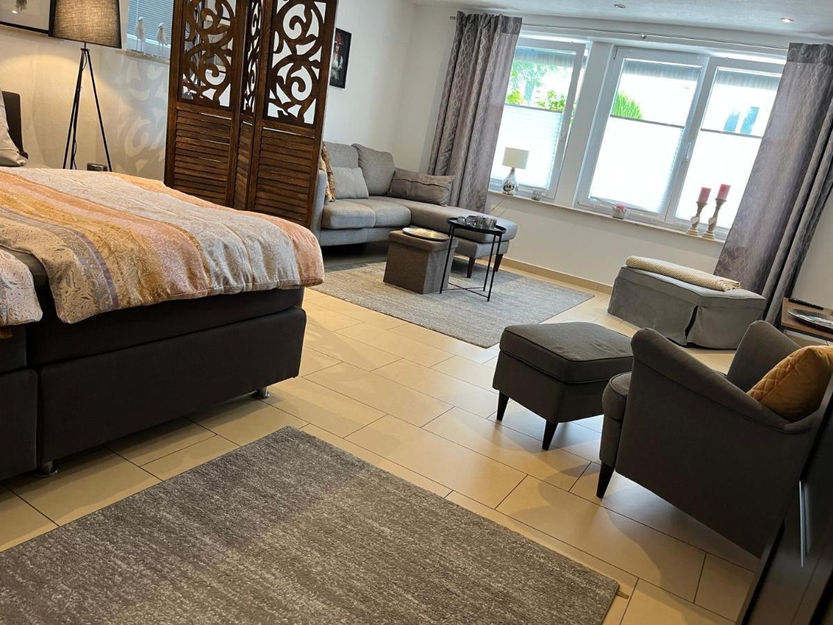 Schoene Ferienwohnung 2,5 Zimmer In Stadtnaehe Mit Eigenem Hofgarten Balingen Dış mekan fotoğraf
